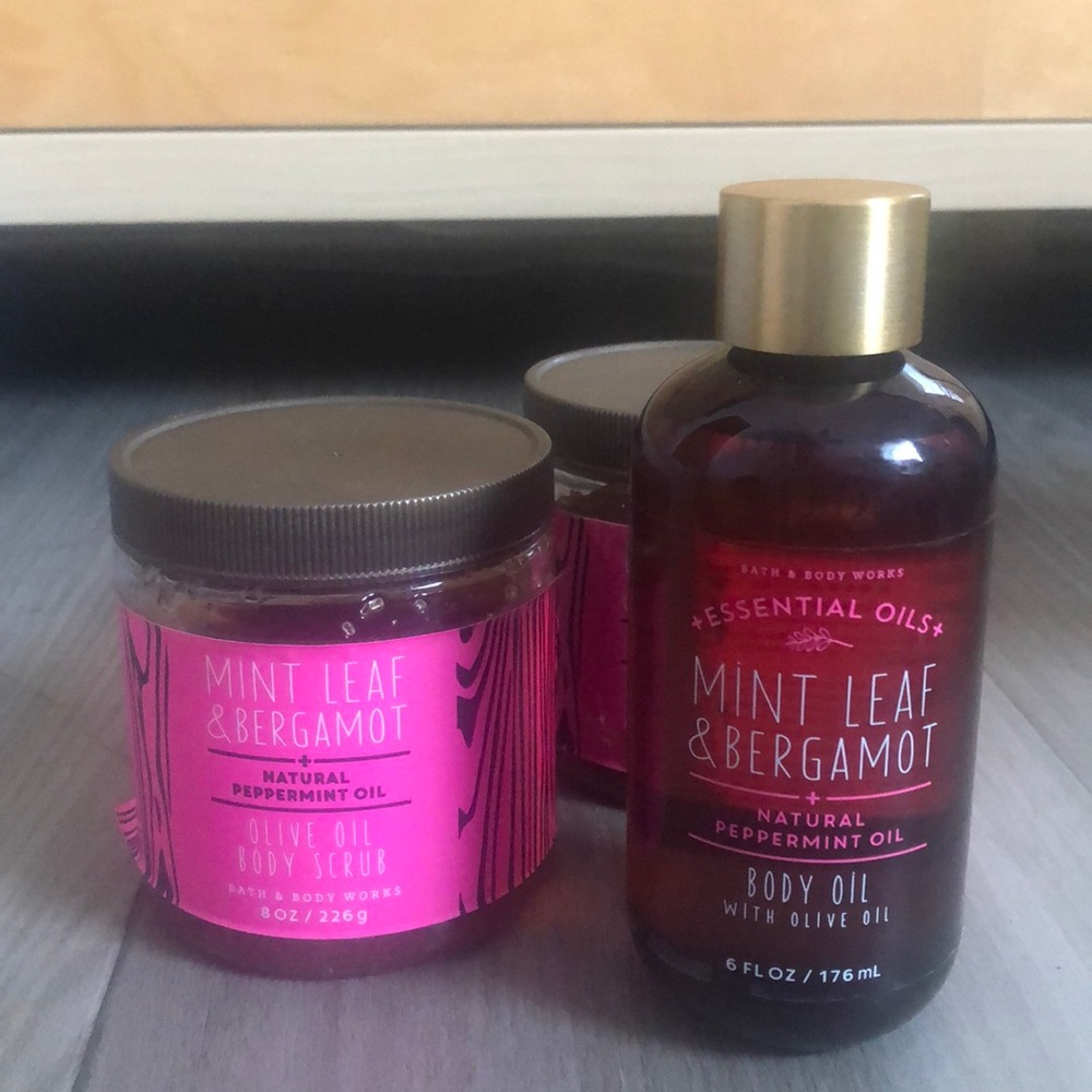 Bath and body works olive oil scrub & body oil